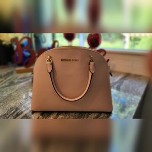 🏖️ MICHAEL KORS Domed Top Purse